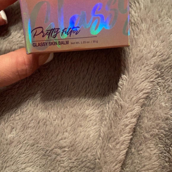 Make up items - Picture 9 of 14